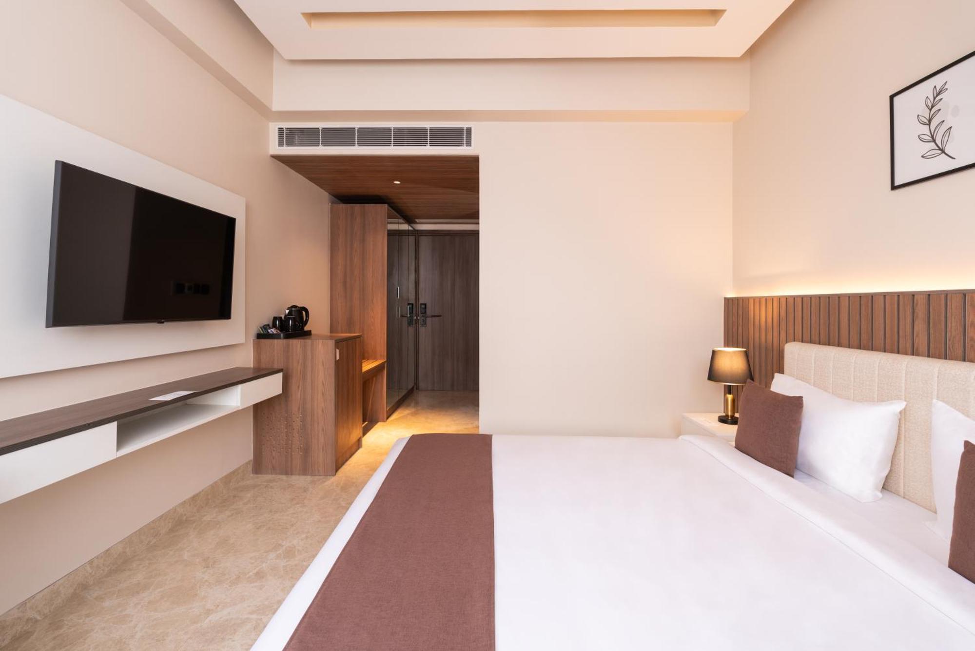 Foxtrail, Sector 42 - Am Hotel Kollection Gurgáon Kültér fotó
